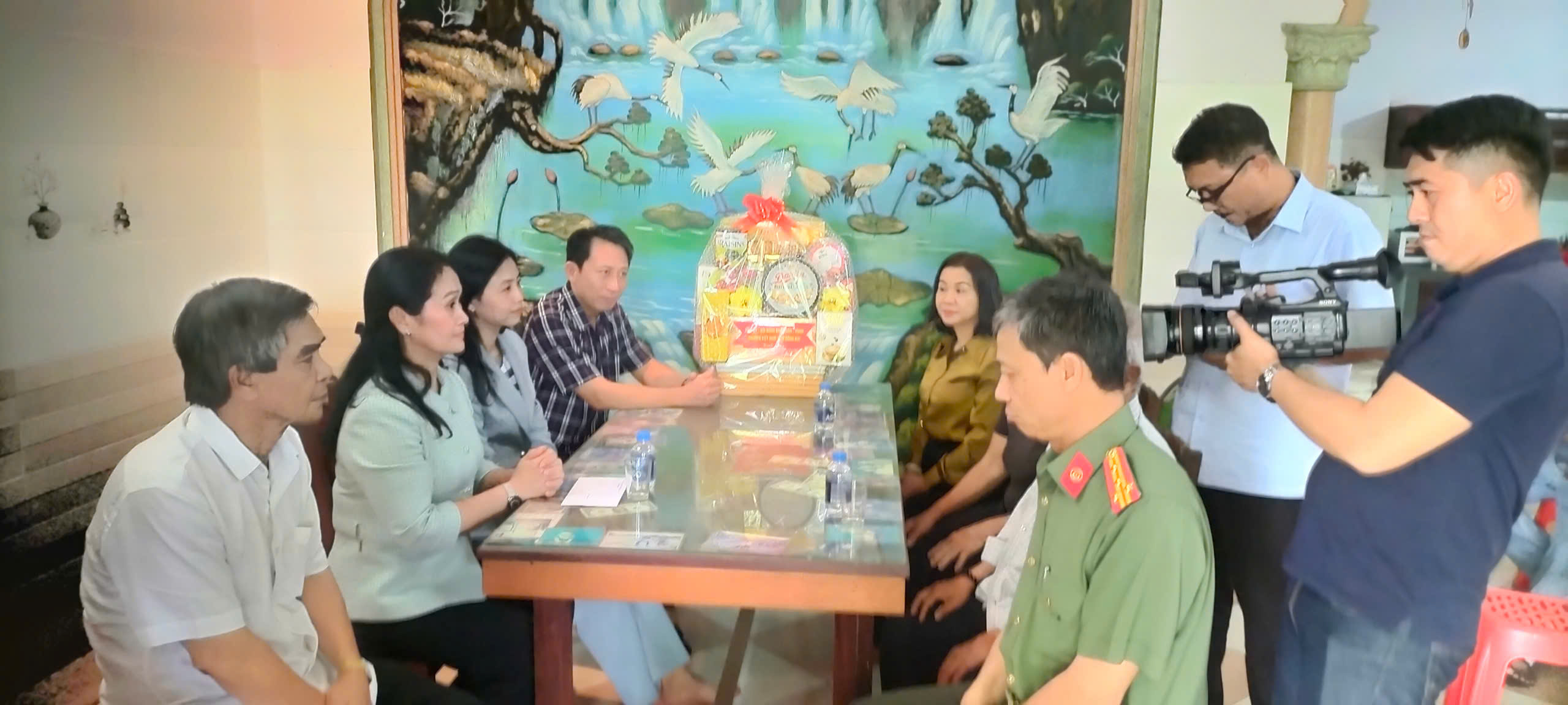 Đoàn lãnh đạo tỉnh Đồng Nai thăm, tặng quà người có công trên địa bàn xã Xuân Định