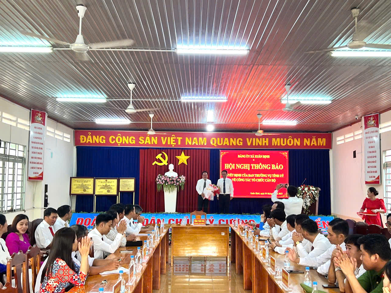 Hội nghị thông báo quyết định của ban thường vụ Tỉnh uỷ về công tác tổ chức cán bộ