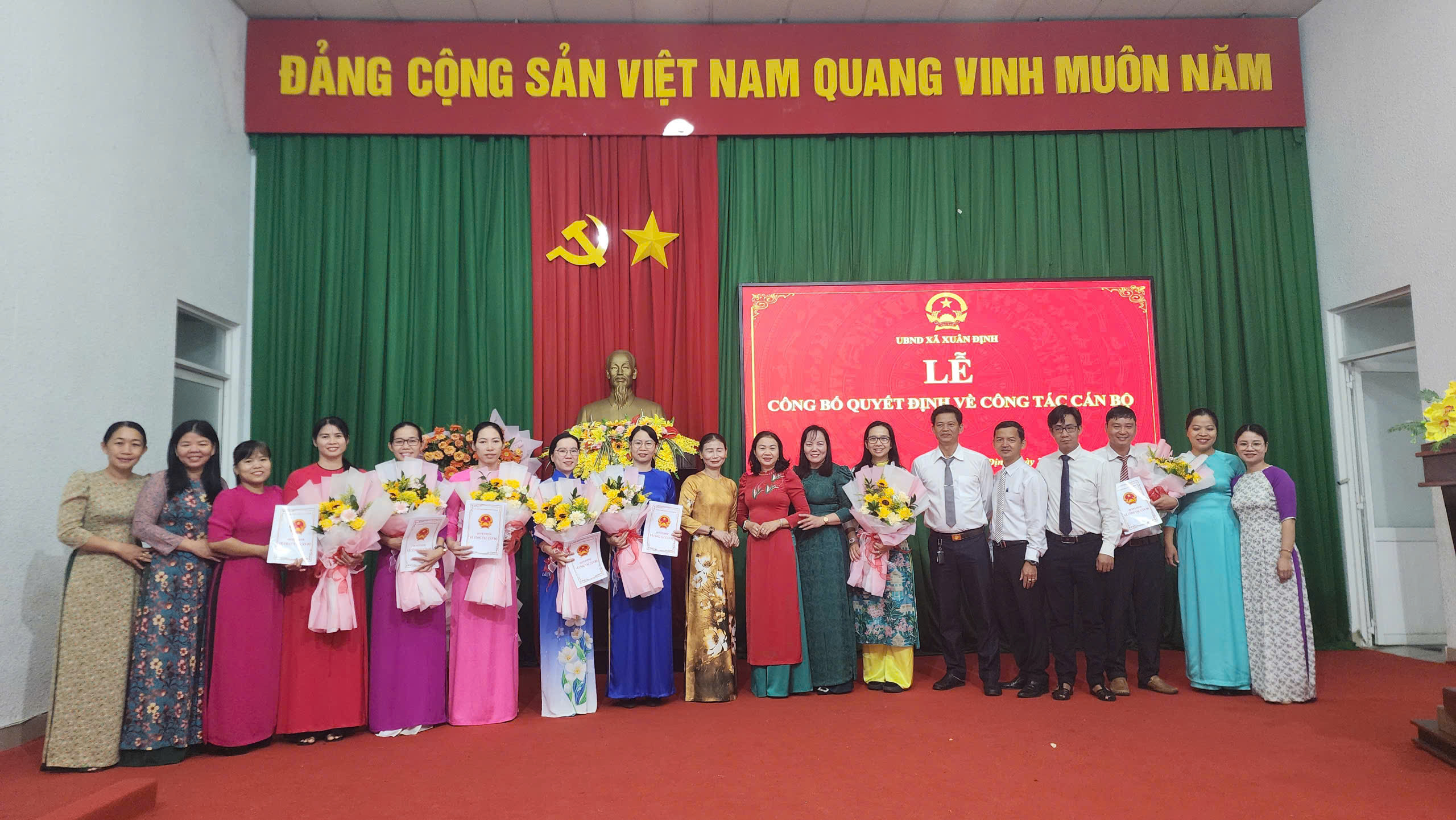UBND xã Xuân Định tổ chức Lễ công bố Quyết định về công tác cán bộ