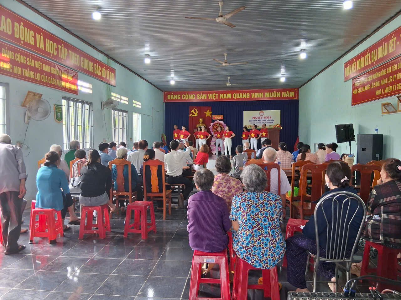 KHU DÂN CƯ ẤP HÒA HỢP – XÃ XUÂN ĐỊNH TỔ CHỨC NGÀY HỘI ĐẠI ĐOÀN KẾT TOÀN DÂN TỘC