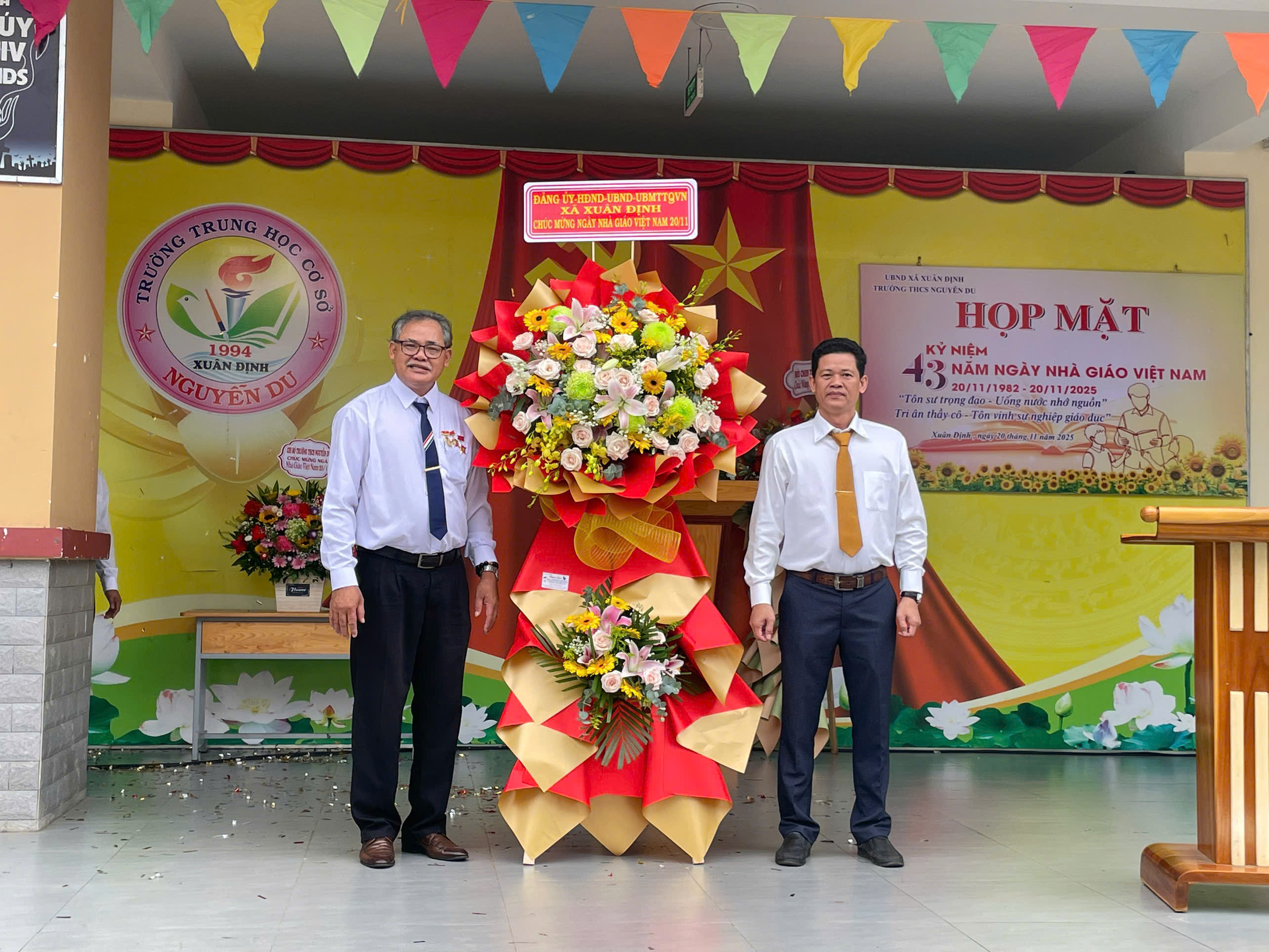 Chào mừng Ngày Nhà giáo Việt Nam 20/11 tại THCS Nguyễn Du