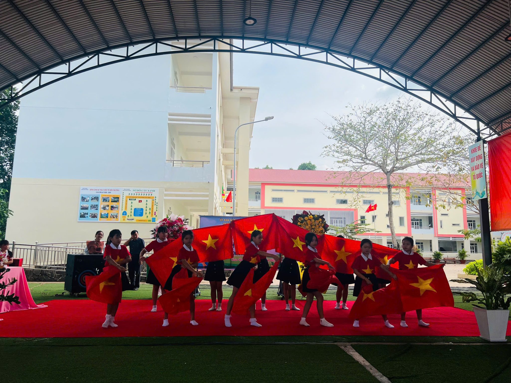 Văn nghệ Hội thi “Vở sạch – Chữ đẹp” cấp trường,