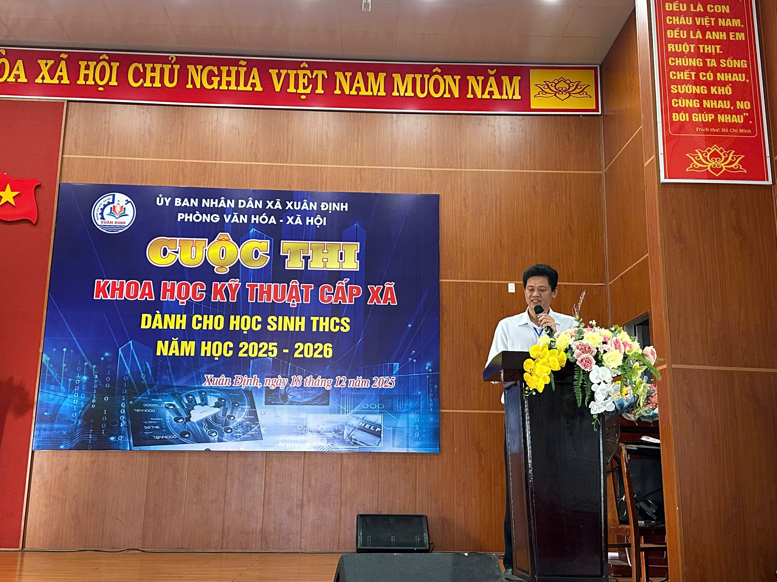 Ông Lê Thanh Tuấn phát biểu lễ khai mạc