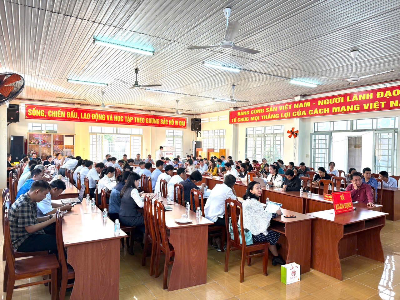 Cán bộ, đảng viên xã Xuân Định tham gia học tập Nghị quyết Đại hội Đảng bộ tỉnh Đồng Nai