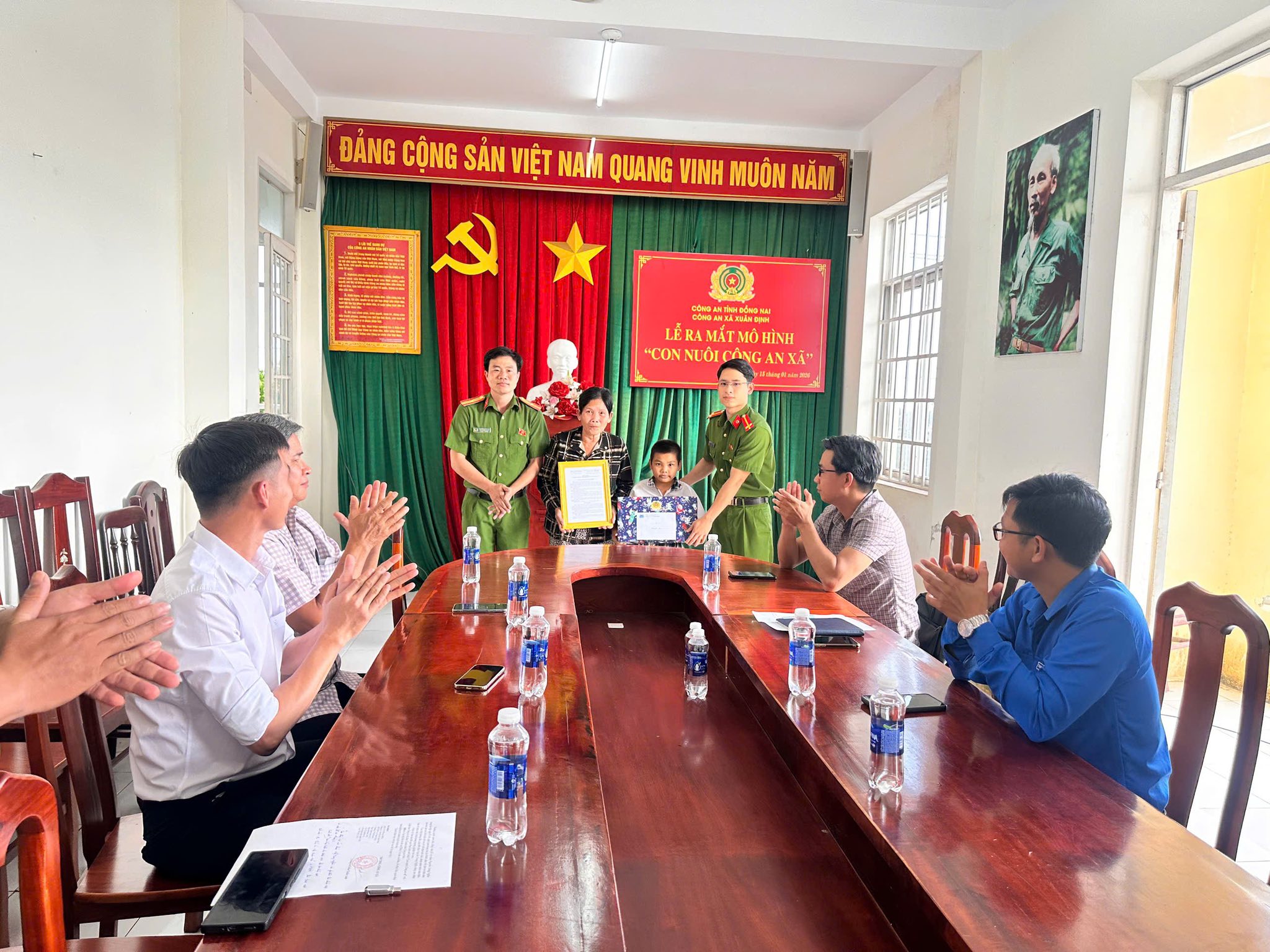 Công an xã Xuân Định ra mắt mô hình “Con nuôi Công an xã” nhằm chăm lo thiếu nhi có hoàn cảnh khó khăn