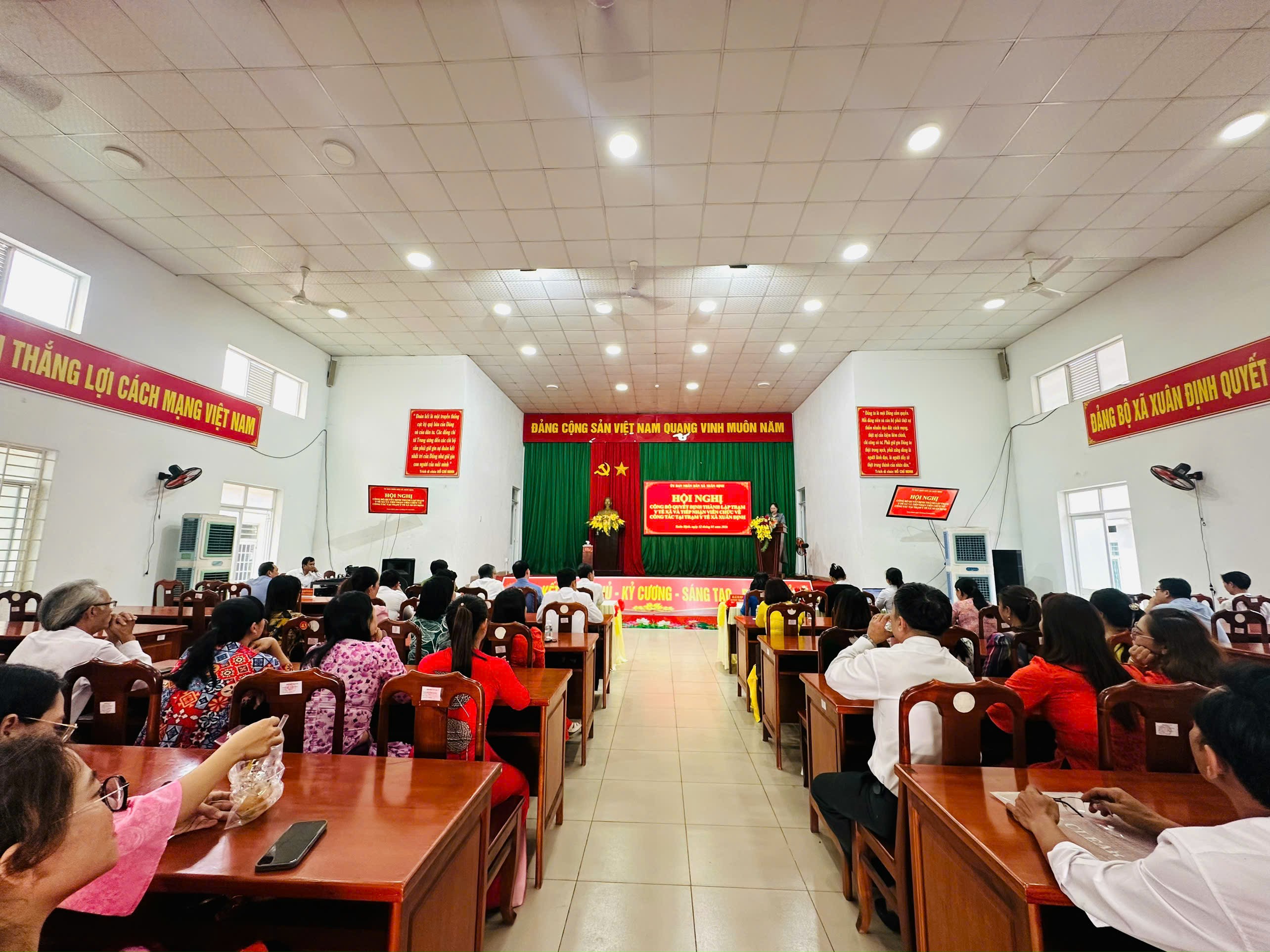 Công bố Quyết định thành lập Trạm Y tế xã Xuân Định