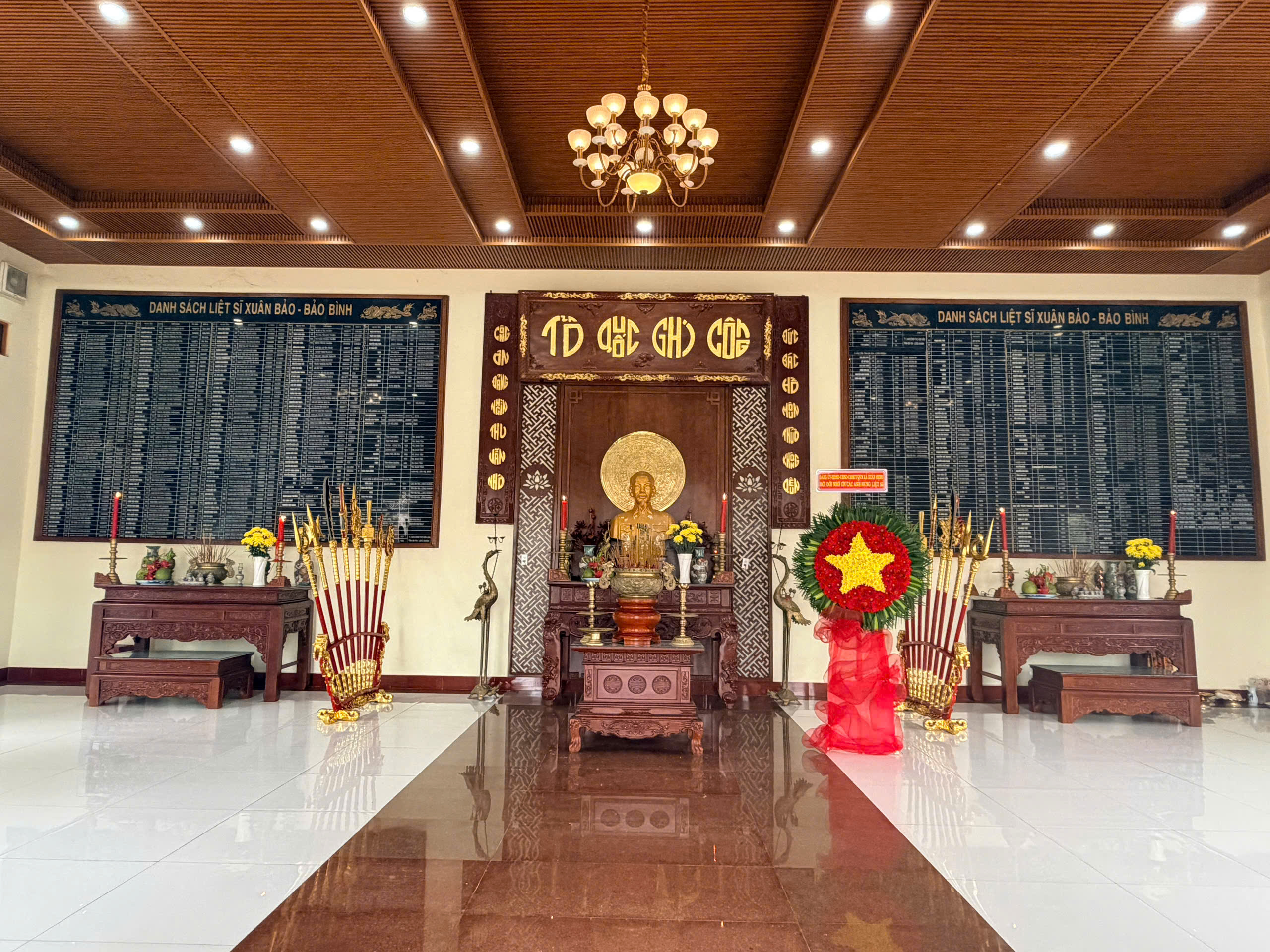 Xã Xuân Định tổ chức Lễ viếng Đền thờ Liệt sĩ trước ngày giao, nhận quân năm 2026